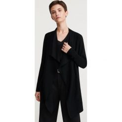 Kardigan bez zapięcia - Czarny. Czarne swetry damskie Reserved, s. Za 59,99 zł.