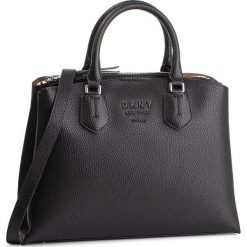 Torebka DKNY - Noho Md Trple Compt R91DHA74 Black. Czarne torebki klasyczne damskie DKNY, bez wzorów, ze skóry, klasyczne, bez dodatków. W wyprzedaży za 769,00 zł.