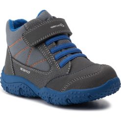 Śniegowce GEOX - B Baltic G. Wpf A B8442A 050CE C0071 D Dk Grey/Royal. Szare śniegowce chłopięce Geox, bez zapięcia. W wyprzedaży za 219,00 zł.
