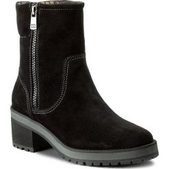 Botki TOMMY HILFIGER - Alicia 2B FW0FW01611 Black 990. Czarne botki damskie na obcasie marki TOMMY HILFIGER, ze skóry, za kostkę, na zamek. W wyprzedaży za 399,00 zł.