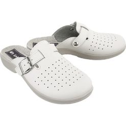 INBLU AE-02 biały, klapki damskie. Białe klapki damskie Inblu, w paski, bez obcasa. Za 47,90 zł.