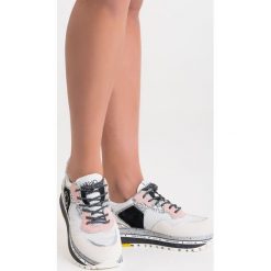 SNEAKERSY Liu Jo. Szare sneakersy damskie Liu Jo, ze skóry. Za 649,00 zł.