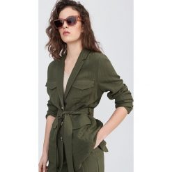 Lekki żakiet z wiskozy - Khaki. Brązowe żakiety damskie Sinsay, s, bez wzorów, z wiskozy. Za 79,99 zł.