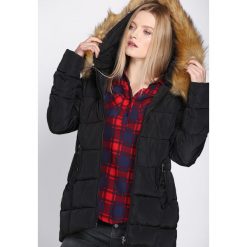 Czarna Kurtka Ingenuity. Czarne kurtki damskie Born2be, na zimę, s, bez wzorów, z kapturem. Za 189,99 zł.