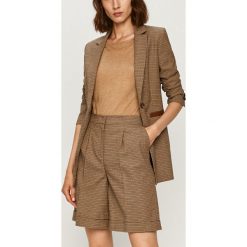Trussardi Jeans - Szorty. Pomarańczowe szorty damskie Trussardi Jeans, z haftami, z elastanu, casualowe. Za 669,90 zł.