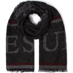 Szal GUESS - Not Coordinated Scarves AM8560 WOL03 BLA. Czarne szaliki męskie Guess, z aplikacjami, z wiskozy. W wyprzedaży za 219,00 zł.