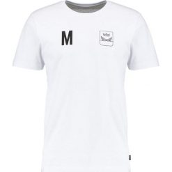 T-shirty męskie z nadrukiem: Makia LEAGUE Tshirt z nadrukiem white