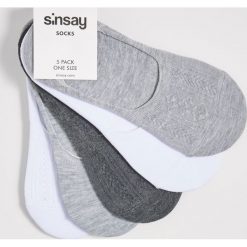 Balerinki - Jasny szary. Szare baleriny damskie Sinsay, bez wzorów, bez obcasa. Za 14,99 zł.