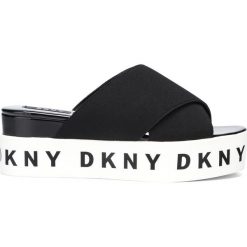 DKNY Kapcie Czarny. Czarne kapcie damskie DKNY, z materiału. Za 498,95 zł.