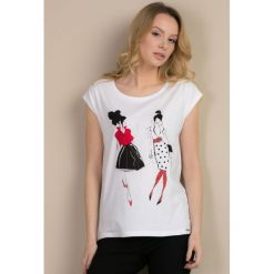Bluzka z rysowanymi postaciami. T-shirty damskie Monnari, z nadrukiem, z bawełny, bez kołnierzyka. Za 39,95 zł.