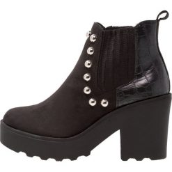 Botki damskie lity: Lost Ink Wide Fit DEBRAH CLEATED STUD DETAIL Botki na obcasie black