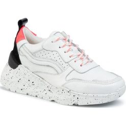 Sneakersy EVA MINGE - EM-18-07-000507 602. Białe półbuty damskie Eva Minge, z zamszu. Za 439,00 zł.