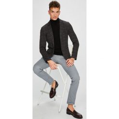 Trussardi Jeans - Spodnie. Szare chinosy męskie marki Trussardi Jeans, z elastanu. W wyprzedaży za 249,90 zł.