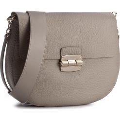 Torebka FURLA - Club 949067 B BHV1 QUB Sabbia. Szare listonoszki damskie marki Furla. W wyprzedaży za 1249,00 zł.