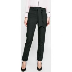 Silvian Heach - Spodnie. Czarne spodnie damskie Silvian Heach, s, bez wzorów, z poliesteru, eleganckie. W wyprzedaży za 219,90 zł.