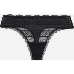 Koronkowe stringi - Czarny. Czarne stringi damskie Reserved, s, bez wzorów, z koronki. Za 29,99 zł.