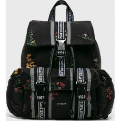 Desigual - Plecak. Czarne plecaki damskie Desigual, bez wzorów, z poliesteru. W wyprzedaży za 219,90 zł.