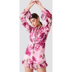 NA-KD Boho Kombinezon z rękawem z falbaną - Pink,Multicolor. Różowe kombinezony damskie NA-KD Boho, z poliesteru, boho. Za 100,95 zł.