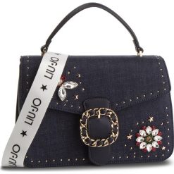 Torebka LIU JO - M Top Handle A19066 T9779 Blu Denim 00770. Niebieskie topy damskie Liu Jo, m, bez wzorów, ze skóry ekologicznej, z klasycznym kołnierzykiem. W wyprzedaży za 419,00 zł.