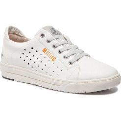 Sneakersy MUSTANG - 44A037 Weiss. Białe sneakersy męskie Mustang, bez zapięcia. W wyprzedaży za 149,00 zł.