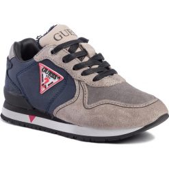 Sneakersy GUESS - Glorym Jr FI8GLO LEA12 GREY. Szare trampki chłopięce Guess, z aplikacjami, ze skóry, na sznurówki. W wyprzedaży za 199,00 zł.