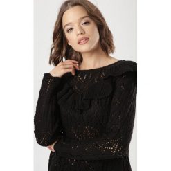 Czarny Sweter Oceria. Czarne swetry damskie Born2be, uniwersalny, bez wzorów, bez rękawów, bez kaptura. Za 119,99 zł.