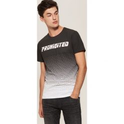 T-shirt z nadrukiem - Czarny. Czarne t-shirty męskie z nadrukiem House, l. Za 49,99 zł.