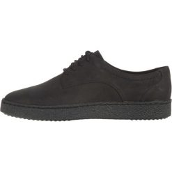 Clarks Lillia Lola Półbuty Czarny. Czarne półbuty damskie Clarks, bez wzorów, ze skóry, bez obcasa, bez zapięcia. Za 404,95 zł.