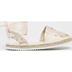 Vero Moda - Espadryle. Różowe espadryle damskie Vero Moda, bez wzorów, z materiału, bez obcasa, na obcasie. W wyprzedaży za 69,90 zł.