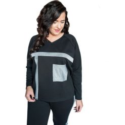 Elegancka czarna kimonowa bluzka OVERSIZE PLUS SIZE. Czarne bluzki damskie Moda Size Plus Iwanek, na co dzień, na zimę, xxl, z nadrukiem, z bawełny, eleganckie, z kontrastowym kołnierzykiem, plus size, z długim rękawem. Za 116,00 zł.