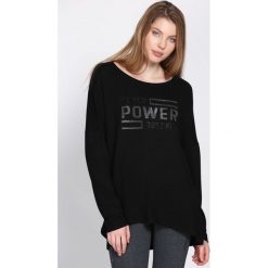 Czarna Bluzka Thoughtful. Czarne bluzki damskie Born2be, s, z nadrukiem, z okrągłym kołnierzem, z długim rękawem. Za 69,99 zł.