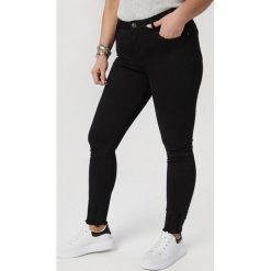 Czarne Spodnie Eirelori. Czarne spodnie damskie Born2be, xl. W wyprzedaży za 99,99 zł.