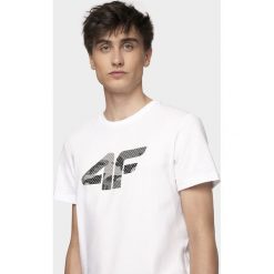 T-shirt męski TSM077 - biały. Białe koszulki męskie 4f, m, bez wzorów, bez kołnierzyka. W wyprzedaży za 49,99 zł.