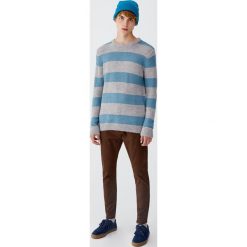 Spodnie typu chinos carrot fit. Zielone spodnie męskie Pull&Bear, m, bez wzorów. Za 89,90 zł.
