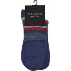 SKARPETKI MĘSKIE W PASKI. Skarpetki męskie Top Secret, w paski, z dzianiny. W wyprzedaży za 14,99 zł.