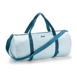 Torba sportowa w kolorze jasnoniebieskim - (S)55 x (W)26 x (G)26 cm. Niebieskie torebki damskie sportowe Under Armour, w paski, z poliesteru, sportowe, przez ramię, bez dodatków. W wyprzedaży za 89,95 zł.
