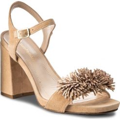 Sandały SOLO FEMME - 42301-01-H47/H27-07-00 Beż/Miedź. Brązowe klapki damskie Solo Femme, bez wzorów, ze skóry, bez obcasa, na obcasie. W wyprzedaży za 259,00 zł.