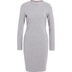 BOSS CASUAL Sukienka letnia medium grey. Szare sukienki letnie BOSS Casual, na co dzień, xs, z bawełny, casualowe. W wyprzedaży za 377,40 zł.