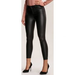 Czarne Spodnie Skinny Qheslienne. Czarne spodnie damskie Renee, bez wzorów. Za 99,99 zł.