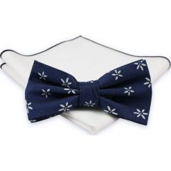 Ciemna Niebieska Mucha z Białą Poszetką -CHATTIER- Męska, w Białe Kwiatki MUCH0536. Niebieskie muszki męskie Chattier, na imprezę, w paski, eleganckie. Za 44,00 zł.