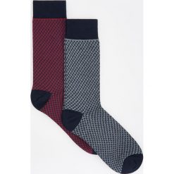 Skarpety 2 pack - Bordowy. Czerwone skarpetki męskie Reserved. W wyprzedaży za 19,99 zł.