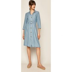 Medicine - Sukienka Boho Breeze. Niebieskie sukienki damskie MEDICINE, na co dzień, s, bez wzorów, z jeansu, casualowe, bez kołnierzyka, bez rękawów, mini, rozkloszowane. W wyprzedaży za 109,90 zł.