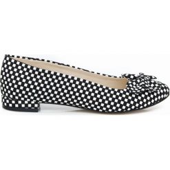 Balerinki z kokardką - skóra naturalna - model 048 - kolor czarna szachownica. Czarne baleriny damskie Zapato, bez wzorów, ze skóry, bez obcasa. Za 309,00 zł.