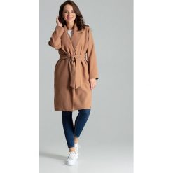 Płaszcz damski beżowy wiązany paskiem - l/xl. Brązowe płaszcze damskie e-margeritka.pl, na wiosnę, xl, bez wzorów, z poliesteru, klasyczne, długie. Za 279,99 zł.