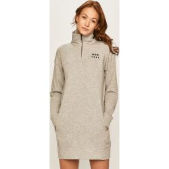 Dkny - Sukienka. Szare sukienki damskie DKNY, na co dzień, s, z aplikacjami, z elastanu, casualowe, bez kołnierzyka, z długim rękawem, długie, mini, proste. Za 449,90 zł.