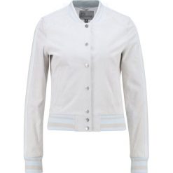 Goosecraft MARSEILLE BOMBER Kurtka skórzana off white. Białe marynarki damskie Goosecraft, l, bez wzorów, ze skóry. W wyprzedaży za 493,35 zł.