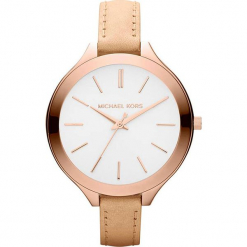 Zegarek kwarcowy "Slim Runway" w kolorze brązowo-biało-różowozłotym. Białe zegarki damskie marki Michael Kors, ze stali. W wyprzedaży za 454,95 zł.