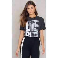 T-shirty damskie: Amplified T-shirt Bieber – Grey