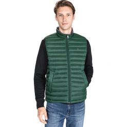 Tommy Hilfiger Kamizelka Zielony. Zielone płaszcze męskie TOMMY HILFIGER, na wiosnę, m, bez wzorów, z materiału, bez kaptura. Za 791,95 zł.