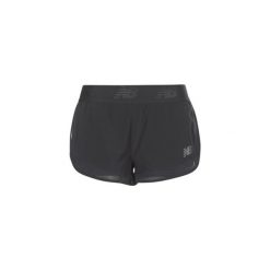 Szorty i Bermudy New Balance CHOL UR. Czarne bermudy damskie marki New Balance, s. Za 181,30 zł.
